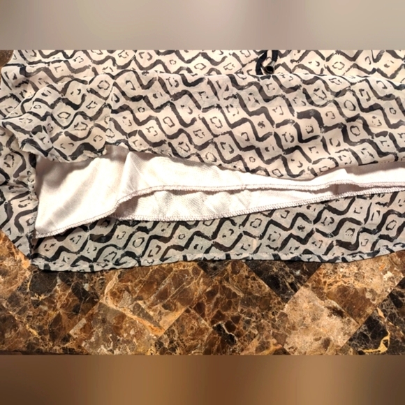 5/$25 Ya Los Angeles Lined Dress - Picture 4 of 6